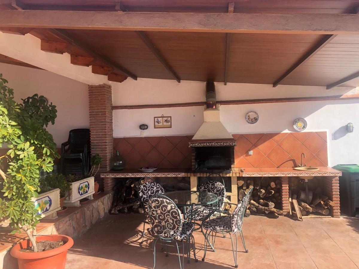 Chalet Embalse Bermejales Arenas del Rey Exterior foto